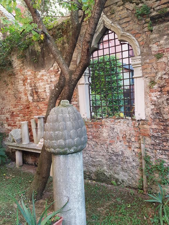 Appartamento Garden Ca' Rezzonico Venice Exterior photo